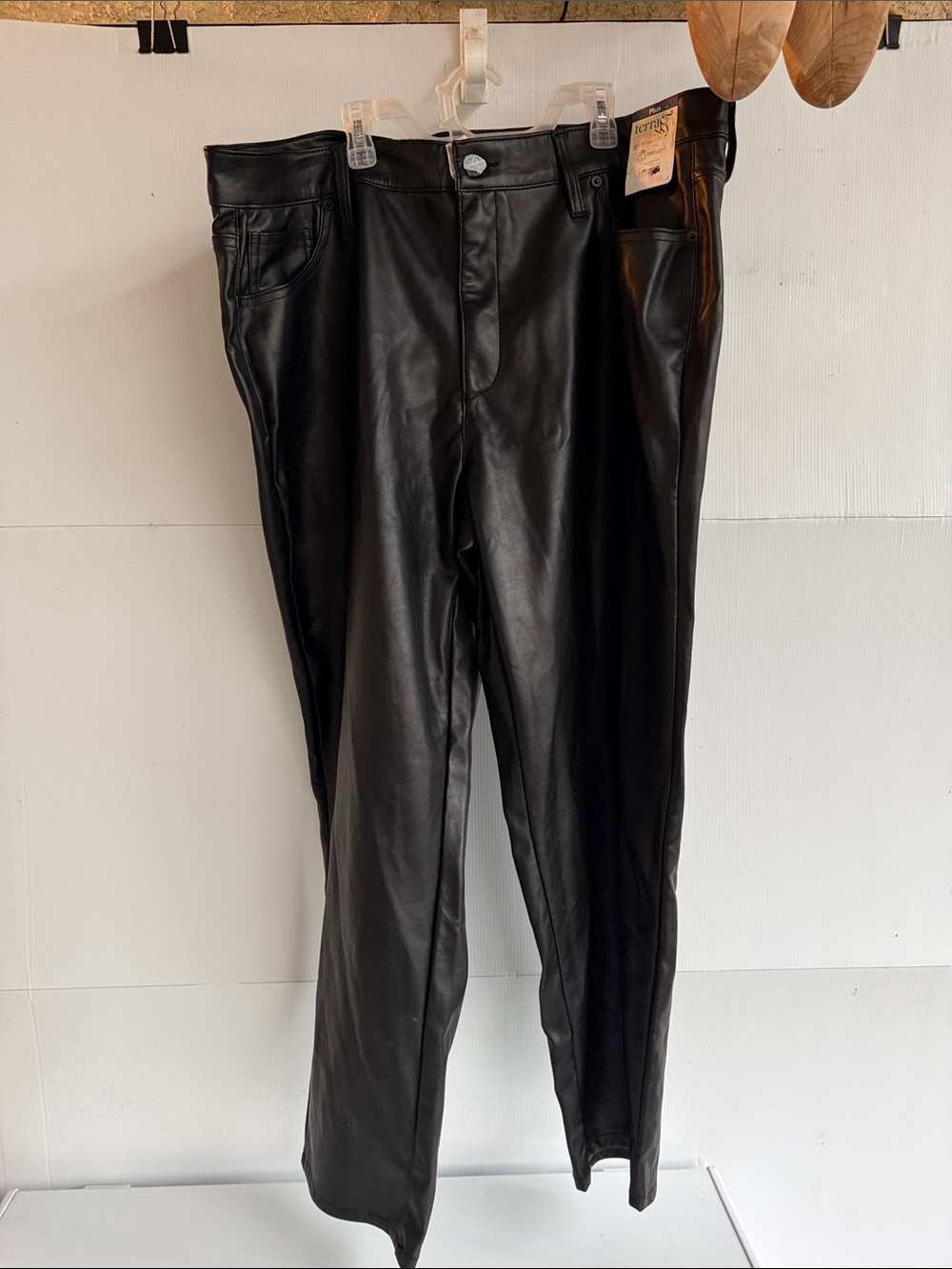 TERRA & SKY FAUX LEATHER PANTS SIZE 20W 20  BLACK